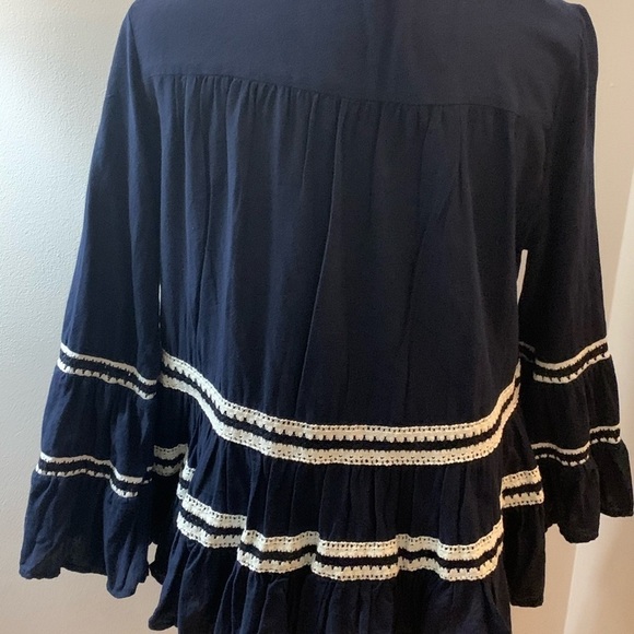 Crown& Ivy navy lacey cotton blend tunic, size M - Picture 4 of 5
